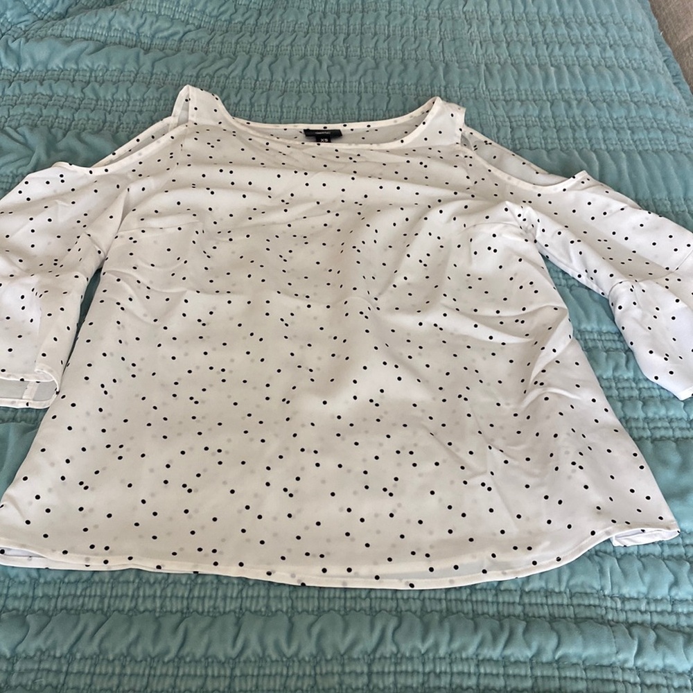 Mossimo cutout shoulder blouse